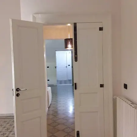 Maison Flores Бари