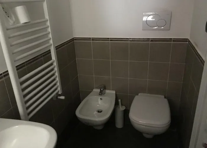 Maison Flores * בארי